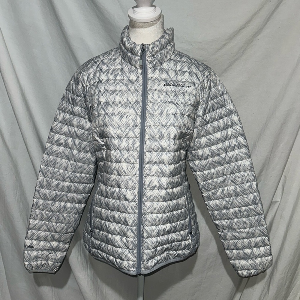 white gray/silver & blue Eddie Bauer puffer jacket size small